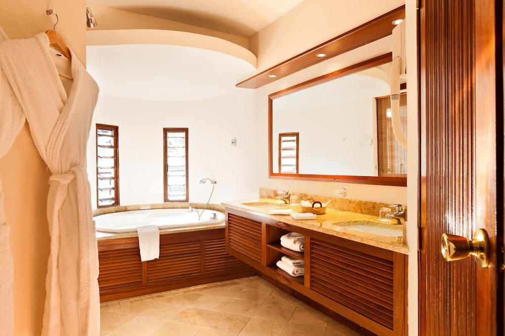 Le Saint Alexis **** Hotel & Spa Εξωτερικό φωτογραφία
